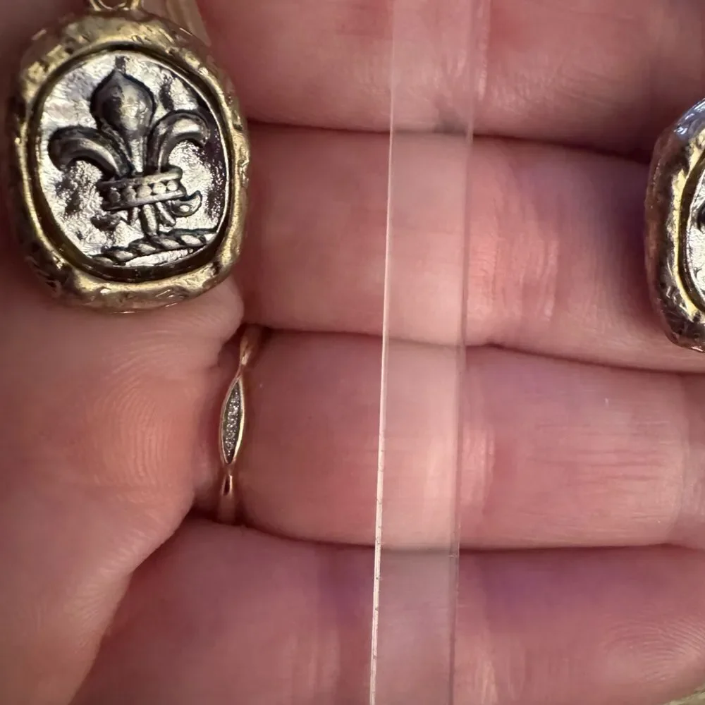 Gorgeous stamped handmade silver and gold earrings❤️